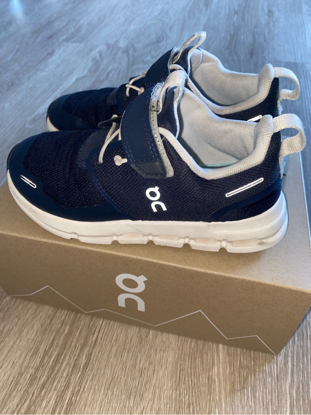 On Running Kids Navy and White Cloud Sneakers